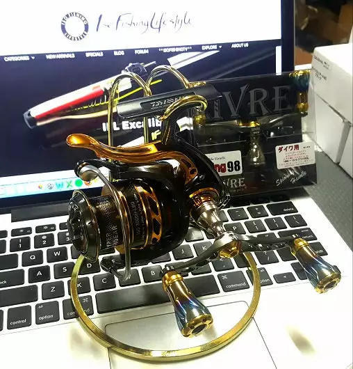 Livre Custom Titanium Double Handle (Gun Metal X Burnt Tip X Gold)- WING 98 (WD-98-FD1 Daiwa Compatible)) 5 Livre Custom Titanium Double Handle (Gun Metal X Burnt Tip X Gold)- WING 98 (WD-98-FD1 Daiwa Compatible)) - Image 5
