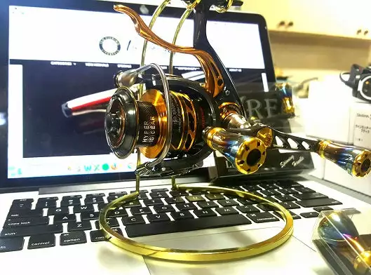 Livre Custom Titanium Double Handle (Gun Metal X Burnt Tip X Gold)- WING 98 (WD-98-FD1 Daiwa Compatible)) 6 Livre Custom Titanium Double Handle (Gun Metal X Burnt Tip X Gold)- WING 98 (WD-98-FD1 Daiwa Compatible)) - Image 6